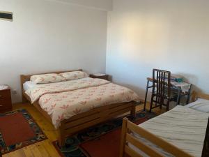 Ένα ή περισσότερα κρεβάτια σε δωμάτιο στο Lav Apartments
