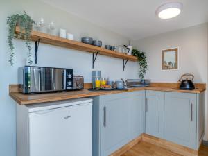 Dapur atau dapur kecil di 1 Bed in Brecon 92245 +21 gambar