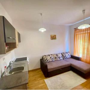 Kuchyň nebo kuchyňský kout v ubytování Studio Apartment Close to Beach and City Center