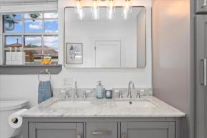 Φωτογραφία από το άλμπουμ του The Blue Bungalow retreat στο Χιούστον +37 φωτογραφίες