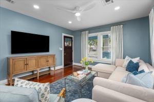 Μια τηλεόραση ή/και κέντρο ψυχαγωγίας στο The Blue Bungalow retreat