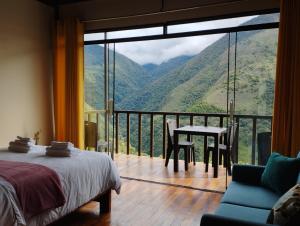 Camera con letto e balcone con vista. di Ecoterra Inka Lodge a Quillabamba Altre 56 foto