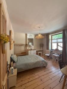 Gallery image of Le Jardin Des Secrets "Gites et chambres à louer" in Namur