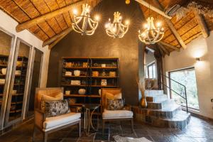 Posezení v ubytování Lalibela Game Reserve - Inzolo Lodge