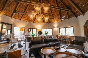 Posezení v ubytování Lalibela Game Reserve - Inzolo Lodge