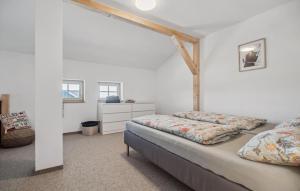 Ένα ή περισσότερα κρεβάτια σε δωμάτιο στο Stunning Apartment In Oberhof - Dth315 +4 φωτογραφίες