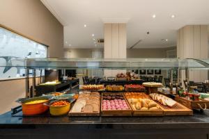 Comida no hotel ou em algum lugar perto