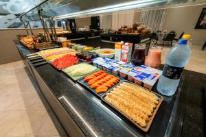 Comida no hotel ou em algum lugar perto