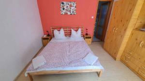 Posteľ alebo postele v izbe v ubytovaní Apartment Siofok, Lake Balaton 16