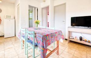 TV a/nebo společenská místnost v ubytování Charmante Maison À La Campagne