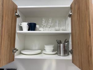 Kuchyň nebo kuchyňský kout v ubytování Studio Luxe in Maryah Island Near Cleveland & ADGM