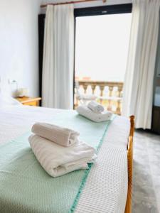 Son Serra Holidays House ETV6786房間的床 +38 張相片