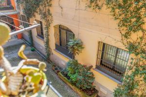 Κήπος έξω από το Design Nook - In the heart of the Design District