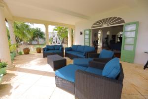Area soggiorno di Large Beautiful Villa with Ocean Views and private pool - 3 Bedroom Listing