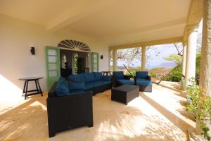 Area soggiorno di Large Beautiful Villa with Ocean Views and private pool - 3 Bedroom Listing