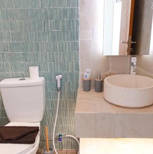 Ένα μπάνιο στο Honeymoon private pool villa - bohemian vibes