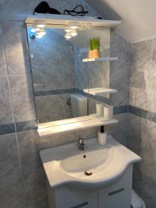 Kúpeľňa v ubytovaní Skenderi Apartment Studio