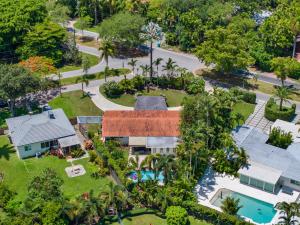 Kolam renang di atau dekat dengan Charming Home with Pool in Biscayne Park