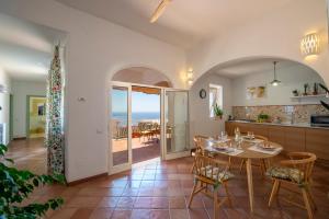 Η κουζίνα ή μικρή κουζίνα στο Casa Positamo