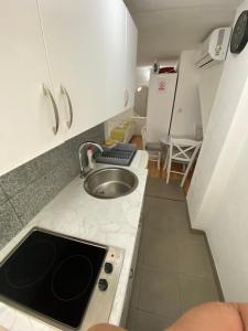 Kuchyňa alebo kuchynka v ubytovaní Skenderi Apartment Studio