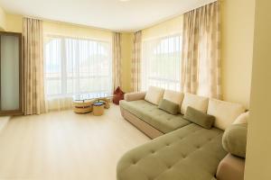 Χώρος καθιστικού στο La Mer Sea View & Beachfront Apartment +31 φωτογραφίες