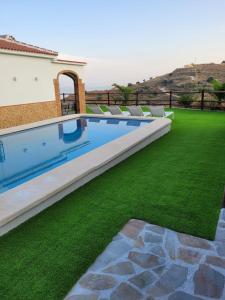 Bazén v ubytování Villa Kiki nebo v jeho okolí