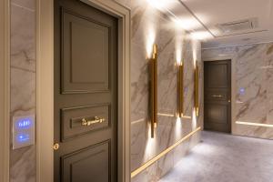 A bathroom at Hotel Abner's