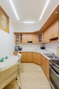 Η κουζίνα ή μικρή κουζίνα στο Old Town Hideaway, Košice +3 φωτογραφίες