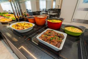 Comida no hotel ou em algum lugar perto