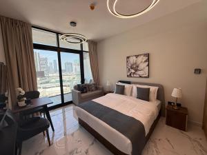 Una cama o camas en una habitación de Maryah Island Studio Near Galleria Mall & ADGM by Central Stay 29 fotos más