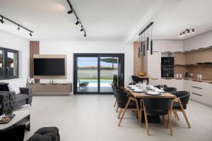 Kuchyň nebo kuchyňský kout v ubytování Villa Del Sol near Fažana