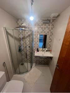 Ένα μπάνιο στο Cantinho céu na terra +4 φωτογραφίες