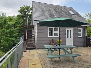 Το κτήριο όπου στεγάζεται  το διαμέρισμα