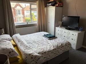 TV a/nebo společenská místnost v ubytování Central Mablethorpe Apartment