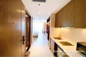 Panorama Nha Trang Residences by Luxanova的厨房或小厨房