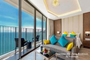 Panorama Nha Trang Residences by Luxanova的休息区
