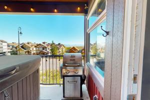 Μπαλκόνι ή βεράντα στο Serene View Lodge at The Raven