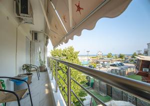 Balkón alebo terasa v ubytovaní Cozy Sea View Apartment in Paralia