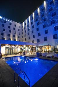 Bazén v ubytování ONOMO Hotel Kampala nebo v jeho okolí