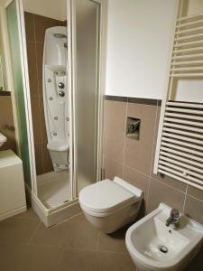 Ένα μπάνιο στο Piscina, Spa e Mare a Casa Torretta in collina +10 φωτογραφίες