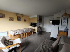 Televízia a/alebo spoločenská miestnosť v ubytovaní Résidence Chamoisiere - Appartement spacieux pour 6/7 personnes MAE-8304 + 10 fotografií