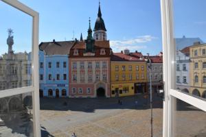 Nespecifikovaný výhled na destinaci Jindřichův Hradec nebo výhled na město při pohledu z apartmánu