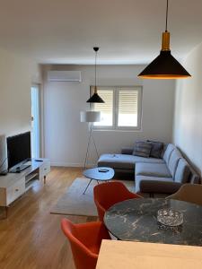 Et tv og/eller underholdning på Oaza Bar