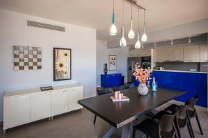 Kuchyň nebo kuchyňský kout v ubytování Seaside Villa Margarita