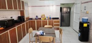 Nhà bếp/bếp nhỏ tại Gisa Hostel All Private Ensuite Rooms