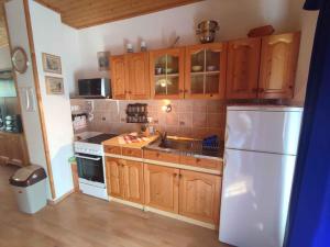 Fotografia z galérie ubytovania Apartment Balatonfenyves - Balaton 18360 v destinácii Balatonfenyves