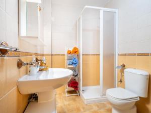 Kúpeľňa v ubytovaní Belvilla by OYO Apartamento vista Mar + 31 fotografií