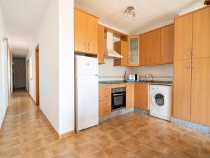 Kuchyň nebo kuchyňský kout v ubytování Apartment near the beach with sea views