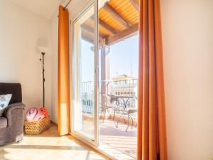 Balkón nebo terasa v ubytování Apartment near the beach with sea views