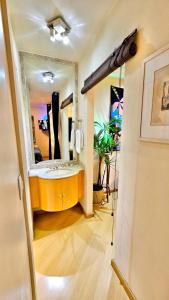 Televízia a/alebo spoločenská miestnosť v ubytovaní Flat Apart hotel c/dois quartos em Moema SP